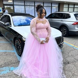 Elegant Pink Lace Evening Gown